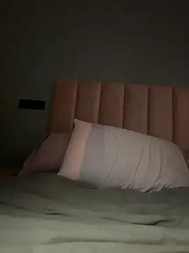 Snapshot of lia-nolimit chatting on February 18, 2026, 1:03 am lia-nolimit online show from February 18, 2026, 1:03 am