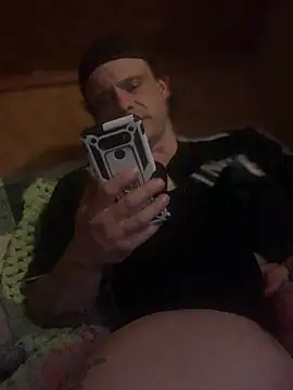 Snapshot of Ldnick69 chatting on April 9, 2026, 5:09 am Ldnick69 online show from April 9, 2026, 5:09 am