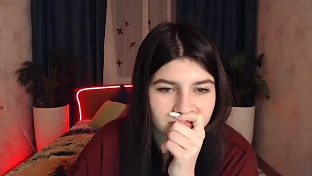 Snapshot of KisaModel chatting on February 6, 2026, 1:18 pm KisaModel online show from February 6, 2026, 1:18 pm