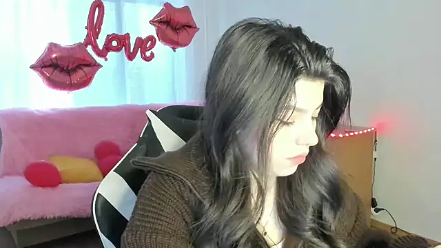 Snapshot of KisaModel chatting on February 17, 2026, 5:49 am KisaModel online show from February 17, 2026, 5:49 am