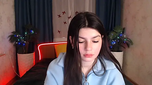 Snapshot of KisaModel chatting on December 20, 2025, 1:19 am KisaModel online show from December 20, 2025, 1:19 am