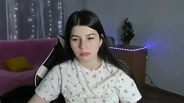 Snapshot of KisaModel chatting on January 10, 2026, 1:12 am KisaModel online show from January 10, 2026, 1:12 am