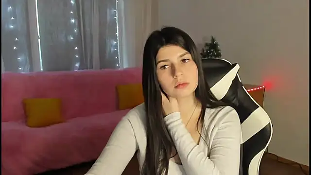 Snapshot of KisaModel chatting on December 22, 2025, 8:25 am KisaModel online show from December 22, 2025, 8:25 am