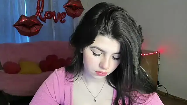 Snapshot of KisaModel chatting on February 15, 2026, 1:50 am KisaModel online show from February 15, 2026, 1:50 am