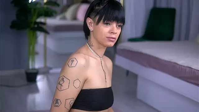 Snapshot of AnneFaris chatting on December 19, 2025, 4:49 am AnneFaris online show from December 19, 2025, 4:49 am