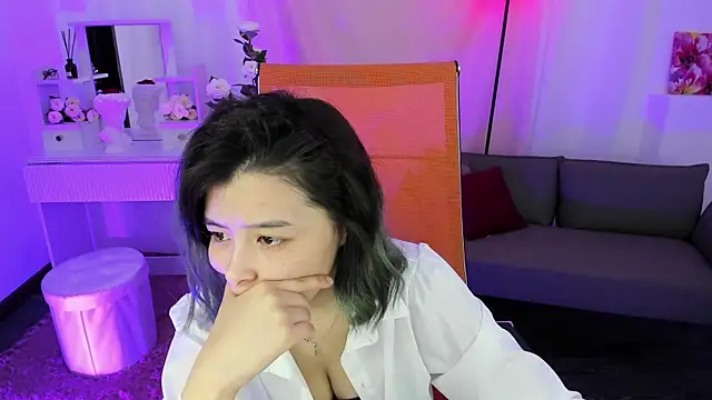 Snapshot of SirenMystiq chatting on May 19, 2026, 7:21 pm SirenMystiq online show from May 19, 2026, 7:21 pm
