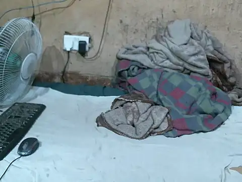 SEXY-NAIMA online show from April 1, 2026, 2:25 pm