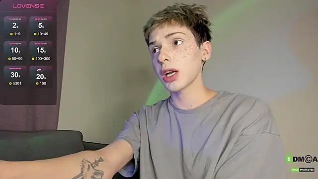 Snapshot of colestorm_ chatting on December 15, 2025, 7:09 pm colestorm online show from December 15, 2025, 7:09 pm