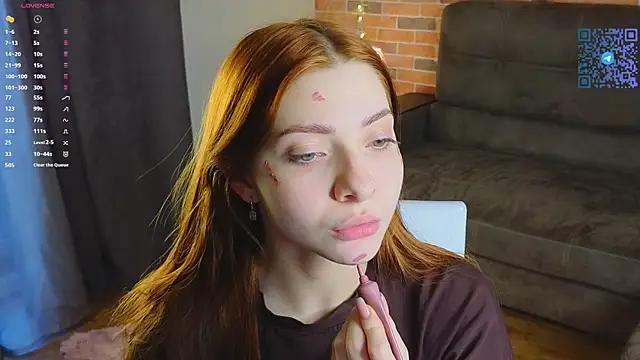 VelvetZephra online show from April 14, 2026, 3:06 pm