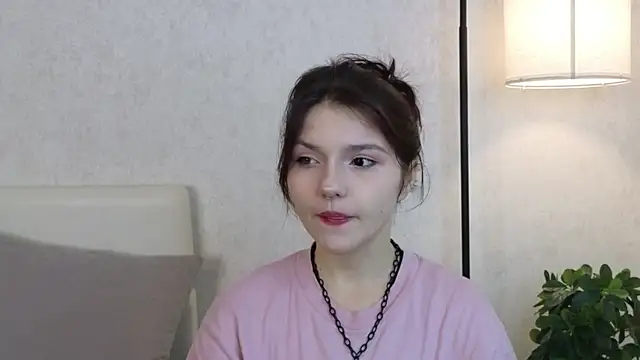NyraVesperis online show from May 11, 2026, 7:32 am