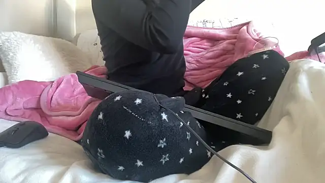 ijustturned18today online show from February 14, 2026, 9:31 am