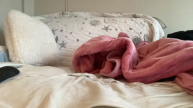 ijustturned18today online show from February 8, 2026, 8:23 am