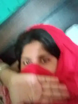 Snapshot of Cuple_masti72 chatting on June 8, 2026, 3:29 am Cuple masti72 online show from June 8, 2026, 3:29 am