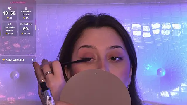 Snapshot of IsKiku chatting on April 15, 2026, 12:21 pm IsKiku online show from April 15, 2026, 12:21 pm