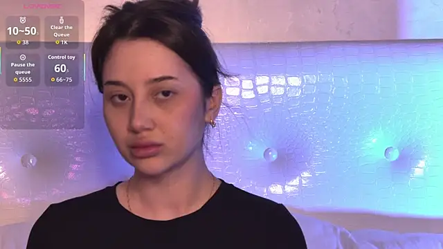 Snapshot of IsKiku chatting on April 14, 2026, 1:49 pm IsKiku online show from April 14, 2026, 1:49 pm