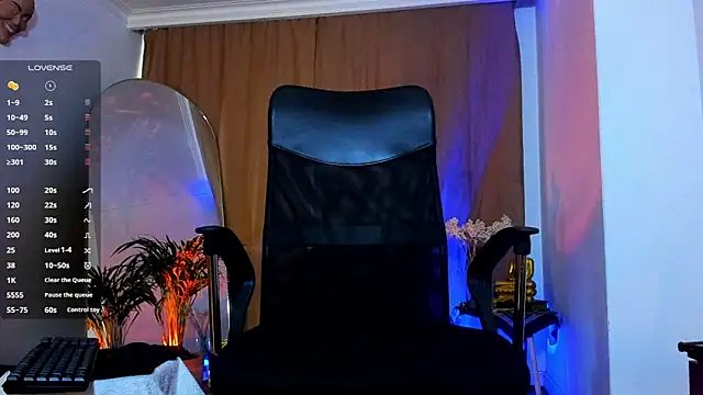 Snapshot of _YOURHERO chatting on April 30, 2026, 10:14 pm YOURHERO online show from April 30, 2026, 10:14 pm