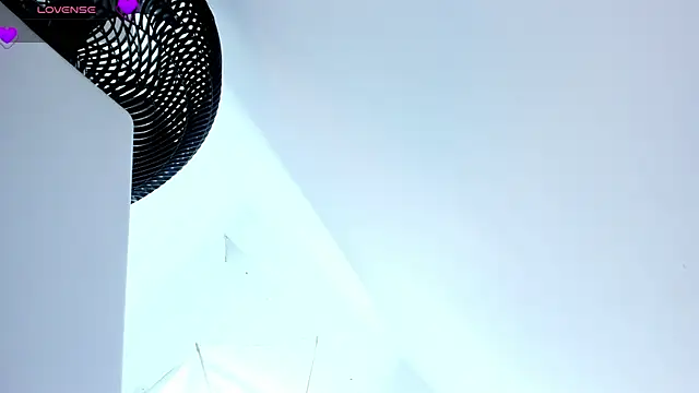 Snapshot of AriadnaLoren chatting on May 8, 2026, 5:44 am AriadnaLoren online show from May 8, 2026, 5:44 am