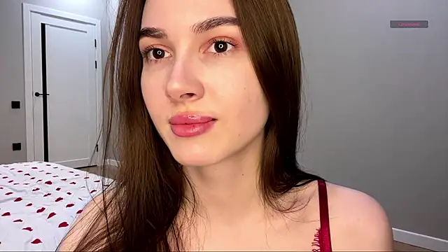 SepiahLune online show from February 8, 2026, 12:36 pm