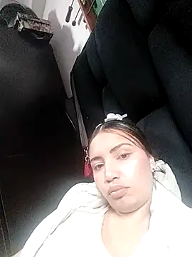 liliymike19 online show from February 5, 2026, 9:32 pm