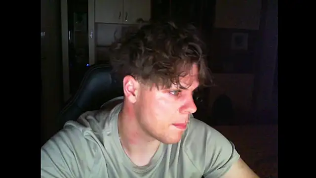 GymGuy0505 online show from May 26, 2026, 9:46 pm