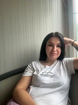 Snapshot of MeganBlueq chatting on June 1, 2026, 10:04 am MeganBlueq online show from June 1, 2026, 10:04 am
