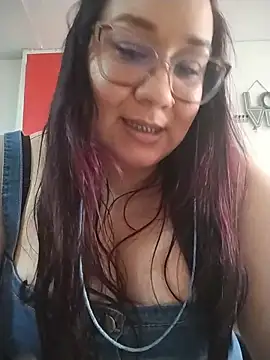 Snapshot of sharon_G chatting on May 22, 2026, 6:28 pm sharon G online show from May 22, 2026, 6:28 pm