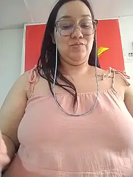 Snapshot of sharon_G chatting on May 18, 2026, 6:23 pm sharon G online show from May 18, 2026, 6:23 pm