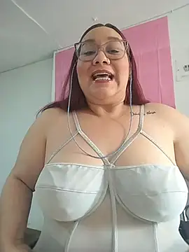 Snapshot of sharon_G chatting on May 11, 2026, 6:05 pm sharon G online show from May 11, 2026, 6:05 pm