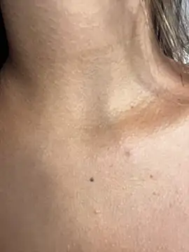 Snapshot of Valeria-escobar chatting on February 6, 2026, 1:18 pm Valeria-escobar online show from February 6, 2026, 1:18 pm