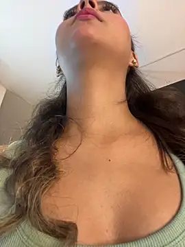 Snapshot of Valeria-escobar chatting on February 25, 2026, 1:44 pm Valeria-escobar online show from February 25, 2026, 1:44 pm