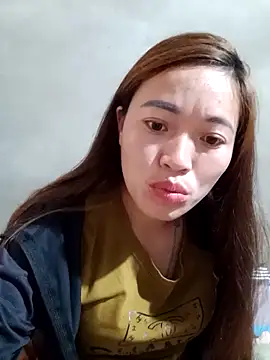 Snapshot of little-effy chatting on April 3, 2026, 12:06 am little-effy online show from April 3, 2026, 12:06 am