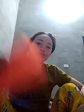 Snapshot of little-effy chatting on March 27, 2026, 5:36 pm little-effy online show from March 27, 2026, 5:36 pm