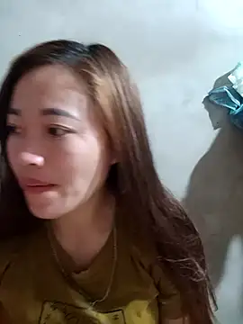 Snapshot of little-effy chatting on March 28, 2026, 10:49 am little-effy online show from March 28, 2026, 10:49 am