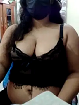 nosrat014 online show from February 16, 2026, 12:37 pm