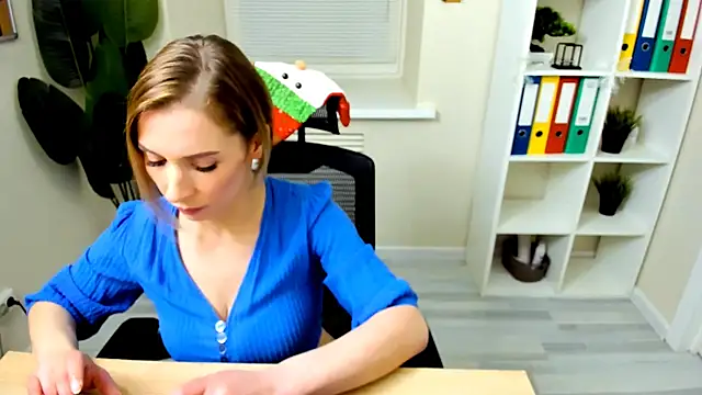 Snapshot of DakotaShelton chatting on December 21, 2025, 6:04 am DakotaShelton online show from December 21, 2025, 6:04 am