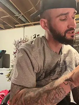 kingNQueen1211 online show from April 17, 2026, 6:38 am