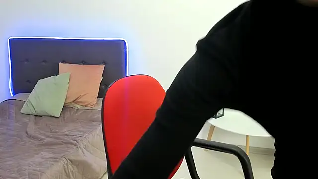 Snapshot of Jessy_lil chatting on February 24, 2026, 3:35 pm Jessy lil online show from February 24, 2026, 3:35 pm