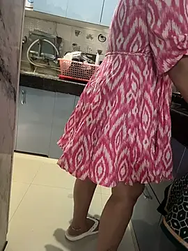 butterflyslay online show from March 4, 2026, 2:19 am