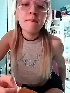 Snapshot of soylulita07 chatting on February 8, 2026, 4:43 am soylulita07 online show from February 8, 2026, 4:43 am