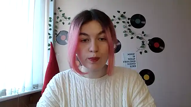 Aura  Myst online show from December 18, 2025, 12:42 pm