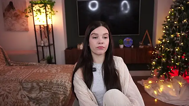 Snapshot of CarolynnDepetris chatting on December 16, 2025, 7:45 am CarolynnDepetris online show from December 16, 2025, 7:45 am