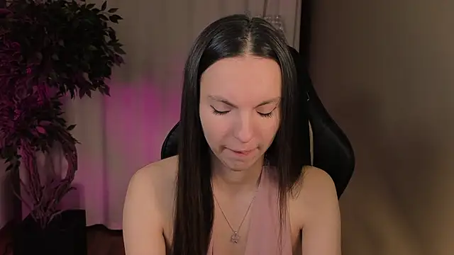 Snapshot of AliceLidell chatting on February 17, 2026, 5:05 am AliceLidell online show from February 17, 2026, 5:05 am