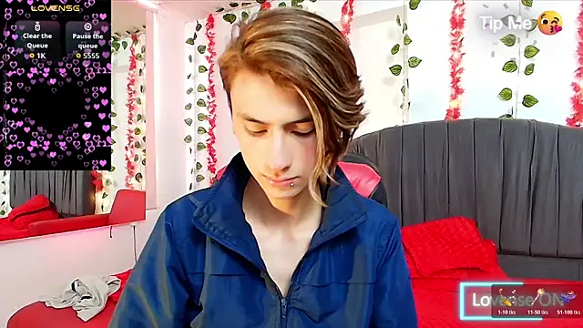 Snapshot of Hot_Alan1 chatting on December 15, 2025, 12:55 pm Hot Alan1 online show from December 15, 2025, 12:55 pm