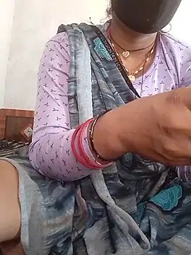 Snapshot of Aaisha_01 chatting on April 5, 2026, 9:38 am Aaisha 01 online show from April 5, 2026, 9:38 am