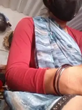 Snapshot of Aaisha_01 chatting on February 13, 2026, 9:53 am Aaisha 01 online show from February 13, 2026, 9:53 am