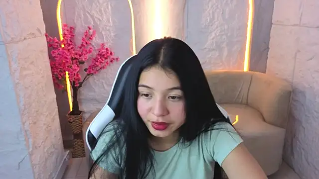 Snapshot of Sofi_Adams_Tx chatting on December 15, 2025, 1:28 pm Sofi Adams Tx online show from December 15, 2025, 1:28 pm