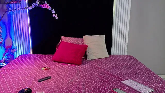bella moonlight cr online show from April 29, 2026, 3:43 am