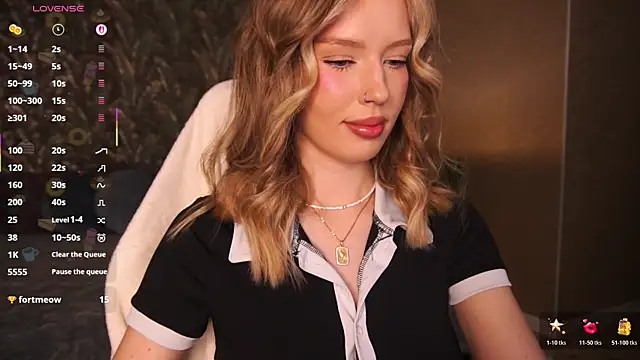 MollyyMayy online show from June 3, 2026, 5:28 pm