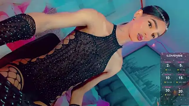 agathaferrer3 online show from April 3, 2026, 5:14 am