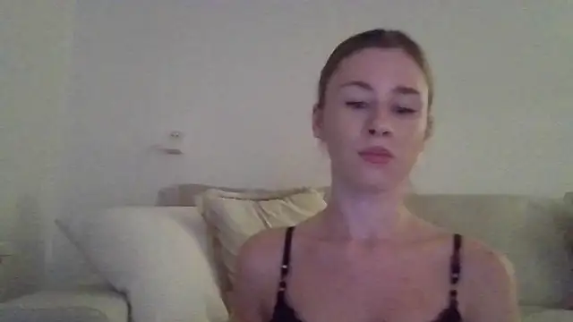 Snapshot of xxQueenxx chatting on December 15, 2025, 7:20 pm xxQueenxx online show from December 15, 2025, 7:20 pm